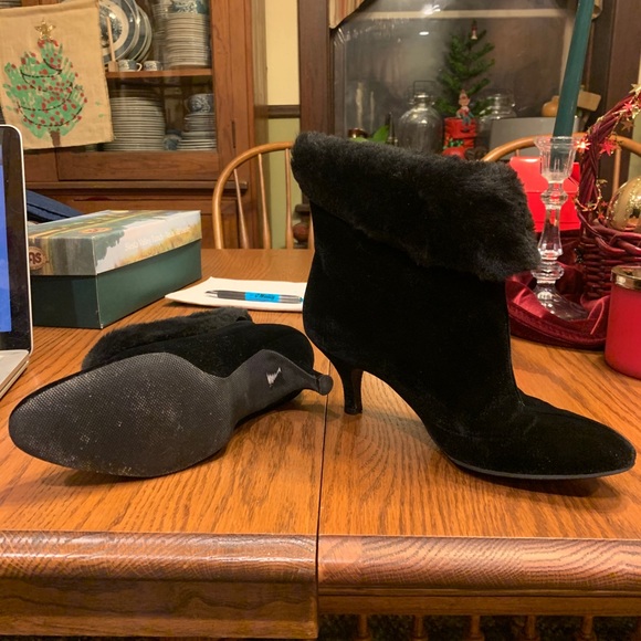 Vintage Cobbies Ankle Booties with Faux Fur - Picture 7 of 8